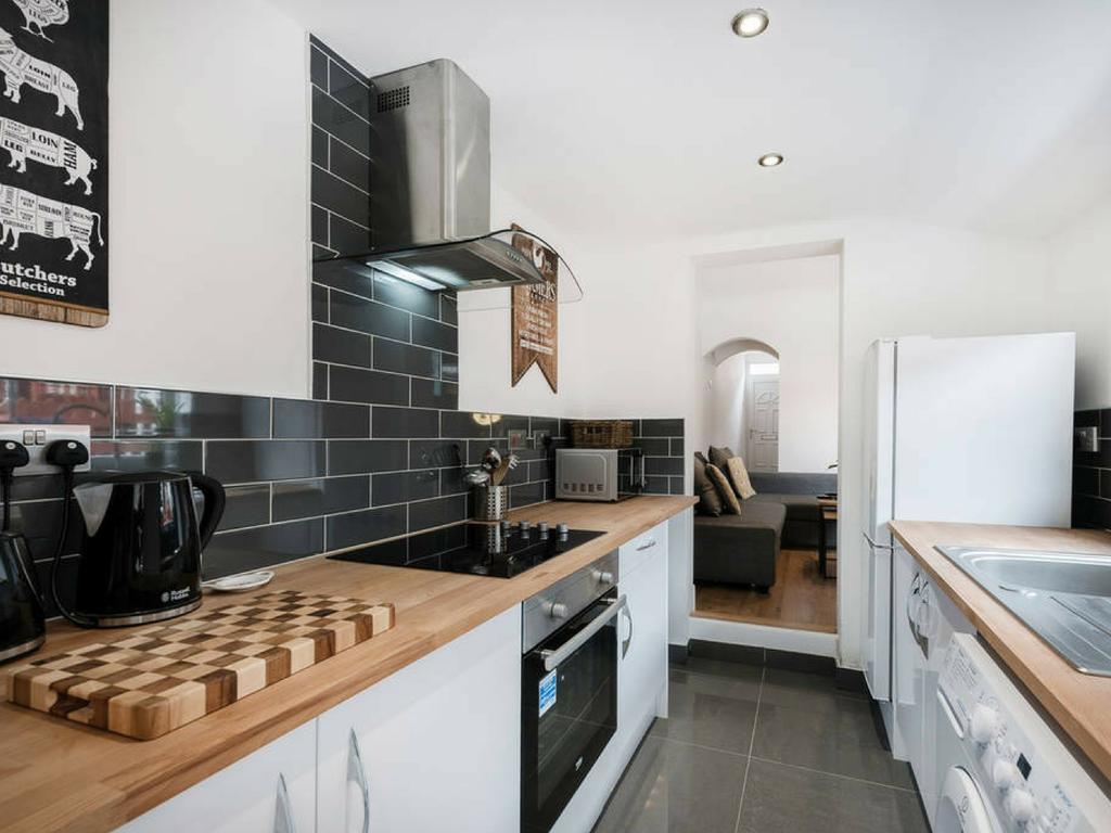 Cambridge House - Modern 2 Bedroom House, Close To Luton Airport & Town Centre Esterno foto